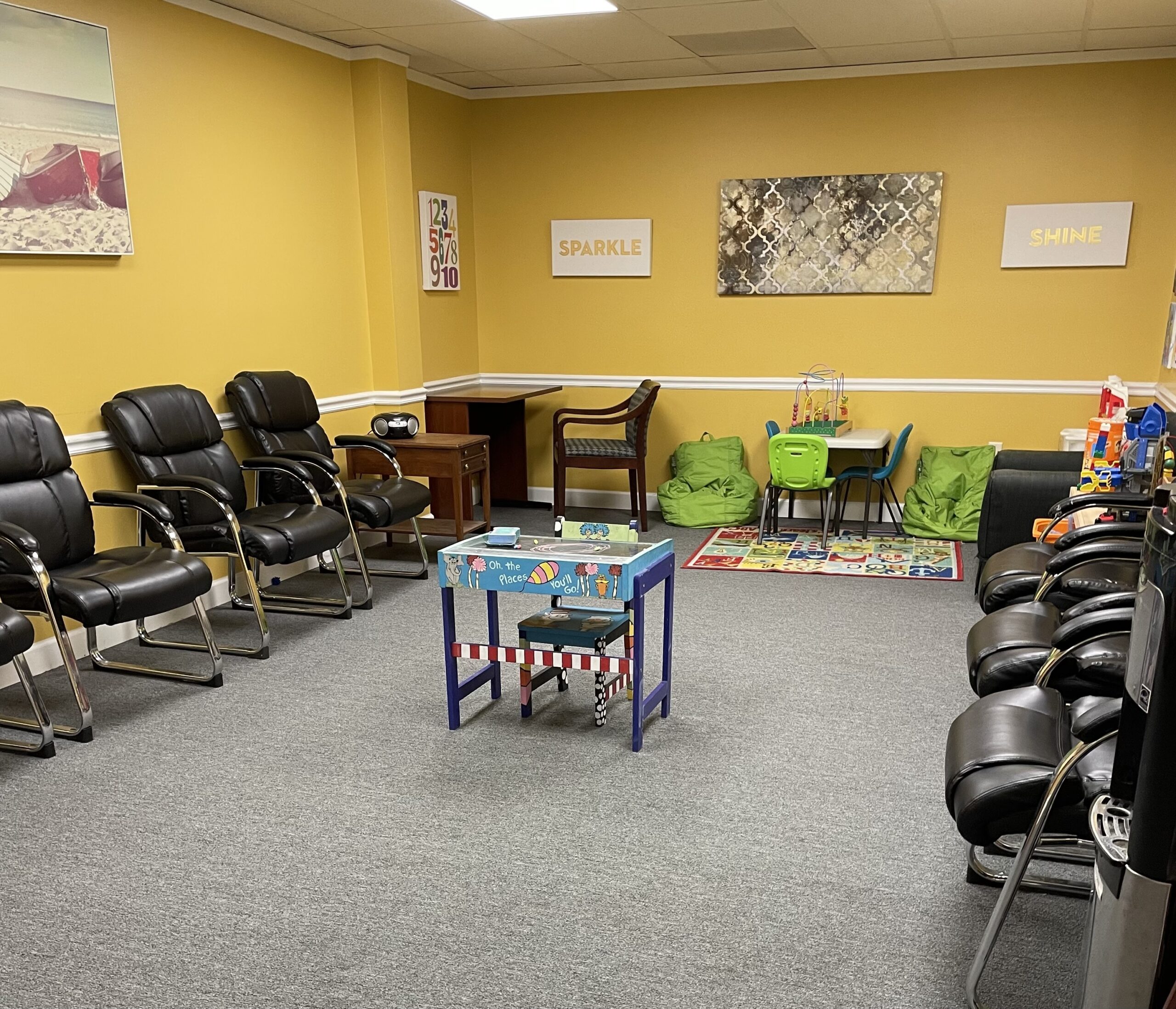 Comfortable waiting room at Hammond Psychology & Associates in Brandon, Florida
